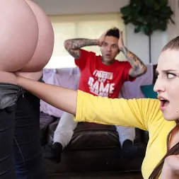 Aubree Valentine in 'Brazzers' Horny Cosplay Cutie Fists Gorgeous Ginger Goddess (Thumbnail 1)