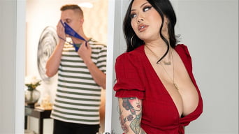Connie Perignon en '¡Necesito privacidad! excepto en la ducha'