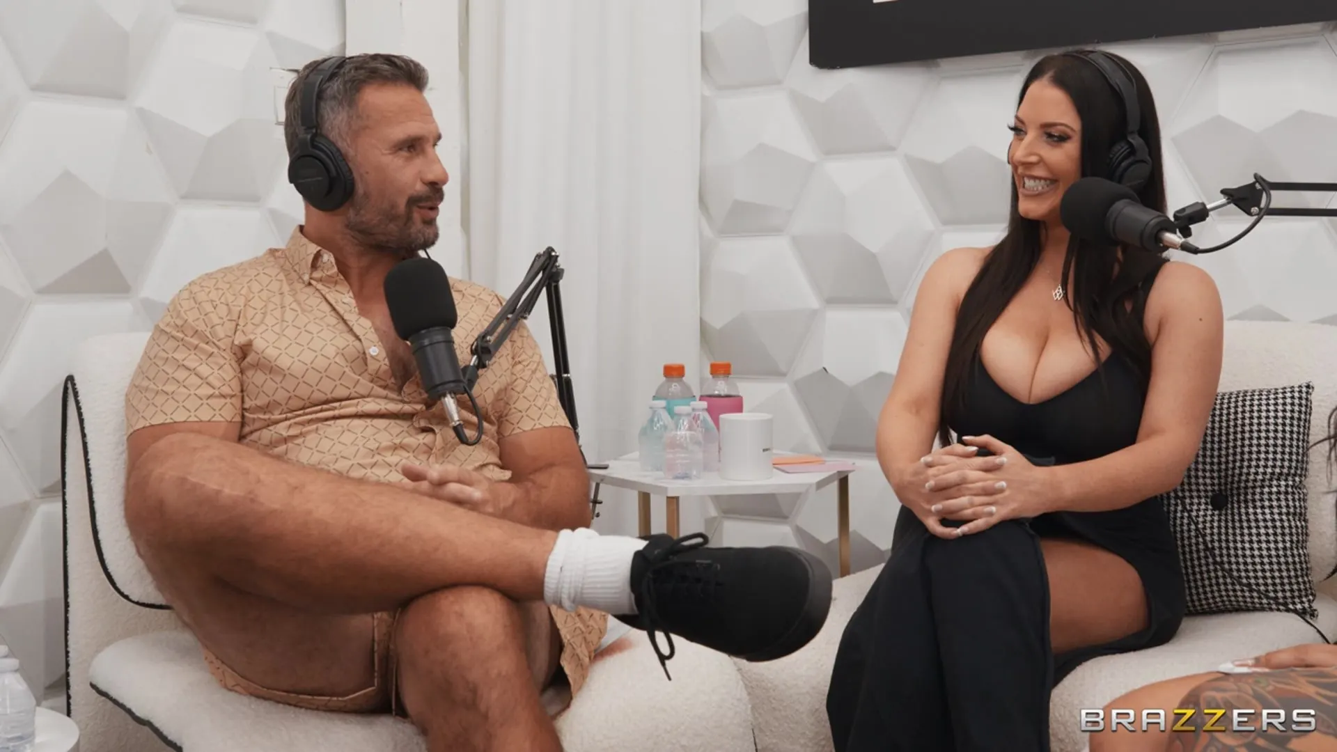 ▷ Angela White in The Brazzers Podcast: Episode 1 (Photo 2) | Brazzers