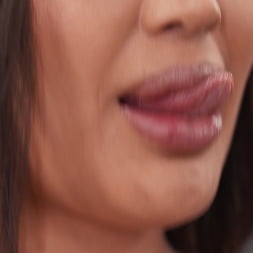 Nataly Ordonez en 'Brazzers' ¡Míralo trotar, chupar su cerdo! (Miniatura 2)
