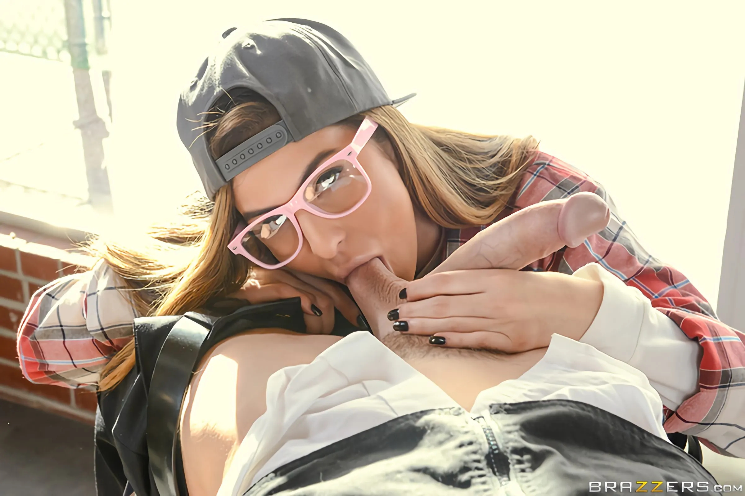 Brazzers 'Kein Skatewhoreding' Darsteller Nina North (Foto 5)