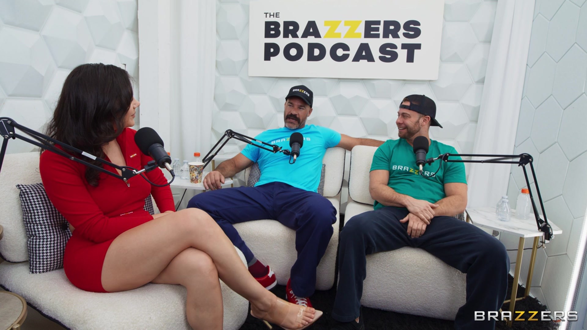 Brazzers 'Подкаст The brazzers: эпизод 10' Ролях Valentina Nappi (Фото 3)