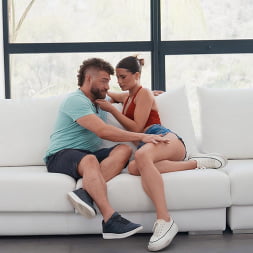 Audrey Reid en 'Brazzers' Vengándose de dos penes (Miniatura 2)