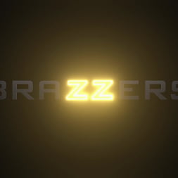 Litty Britty 在 'Brazzers' 你那個調情的同事 (縮略圖 2)