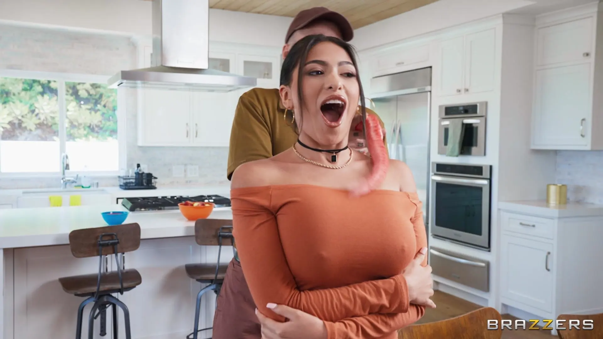 Brazzers 'Delivering The Good, The Bad and The Ugly' starring Reyna Belle (Photo 2)