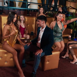 Lia Lin В 'Brazzers' Подпрыгивания и стук (Миниатюру 4)
