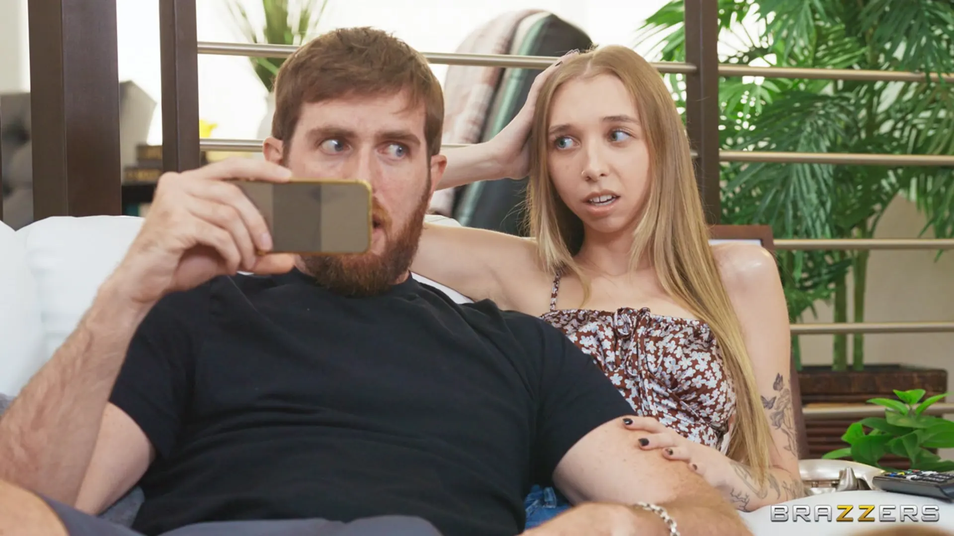 Myra Moans 在 '她轉身騎著室友的陰莖' from 'Brazzers' (照片 4) Brazzers '她轉身騎著室友的陰莖' 主演 Myra Moans (照片 4)