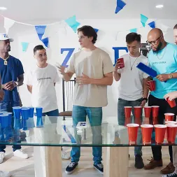 Beca Barbie में 'Brazzers' अधिक अखरोट नवंबर (थंबनेल 4)