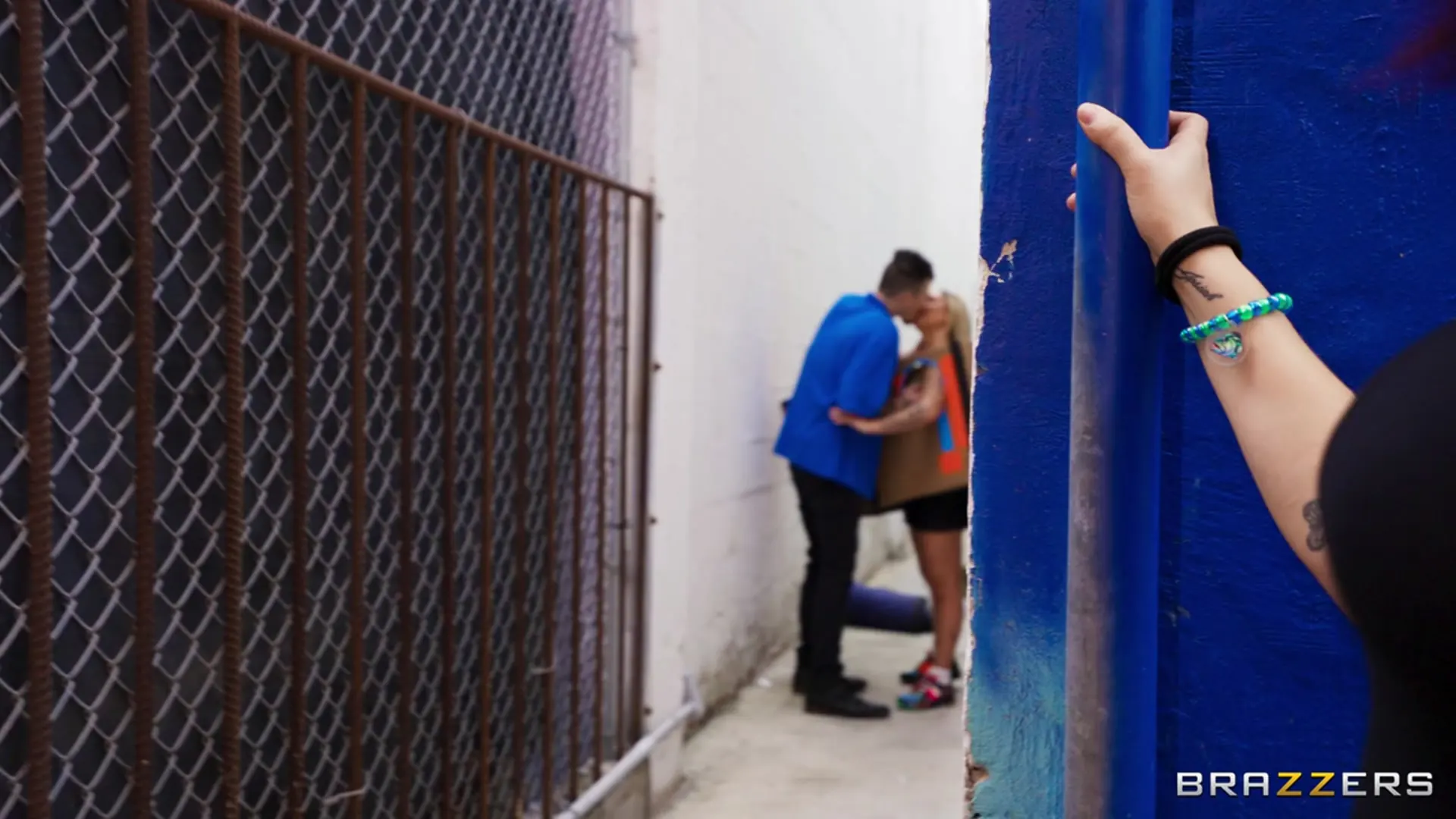 Brazzers 'Street Heat Slut In A Box' starring Gypsy Rose (Photo 24)