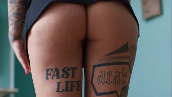 Nala В 'Лесбийская нимфоманка жаждет члена'