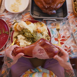 Baby Gemini In 'Brazzers' Scheiß auf alles, was du sehen kannst! Eine Brazzers-Thanksgiving-Geschichte (Ein 20)