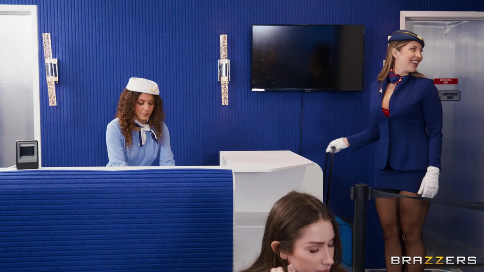 Melissa Stratton में 'हवाई अड्डे के लाउंज छिपकलियों भाग्यशाली हो जाते हैं: भाग 1' from 'Brazzers' (फोटो 24) Brazzers 'हवाई अड्डे के लाउंज छिपकलियों भाग्यशाली हो जाते हैं: भाग 1' अभिनीत Melissa Stratton (फोटो 24)