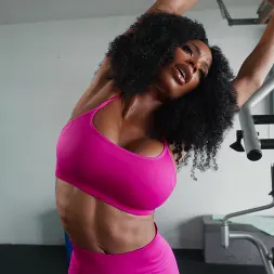 Sarai Minx 在 'Brazzers' 射精，滑進這個熟女體內 (縮略圖 1)