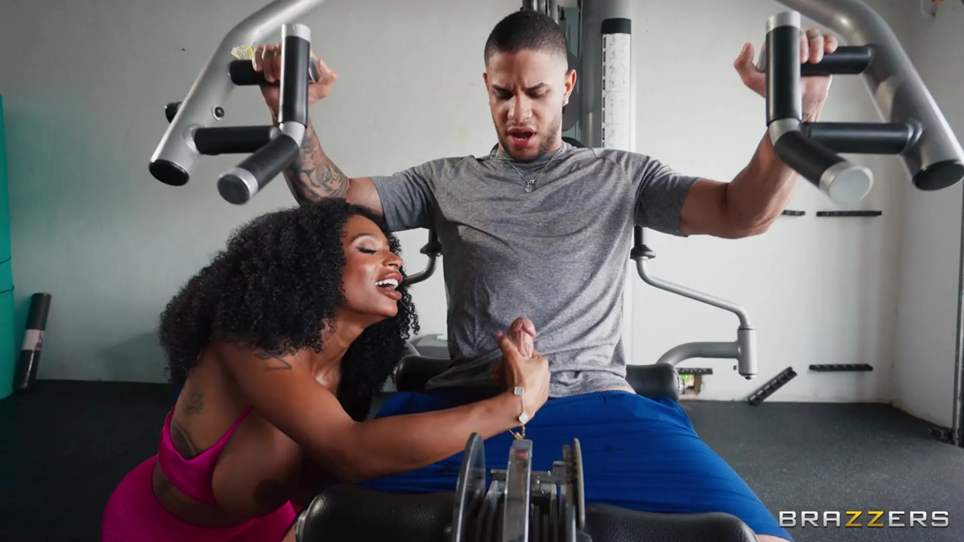 Brazzers '射精，滑進這個熟女體內' 主演 Sarai Minx (照片 16)