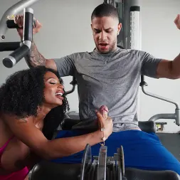 Sarai Minx 在 'Brazzers' 射精，滑進這個熟女體內 (縮略圖 16)