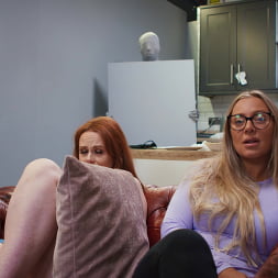 Ella Hughes en 'Brazzers' Agujero de gloria portátil, pervertido, bromista y portátil (Miniatura 8)