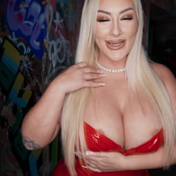 Jess Nova en 'Brazzers' Club sucio de mierda (Miniatura 4)