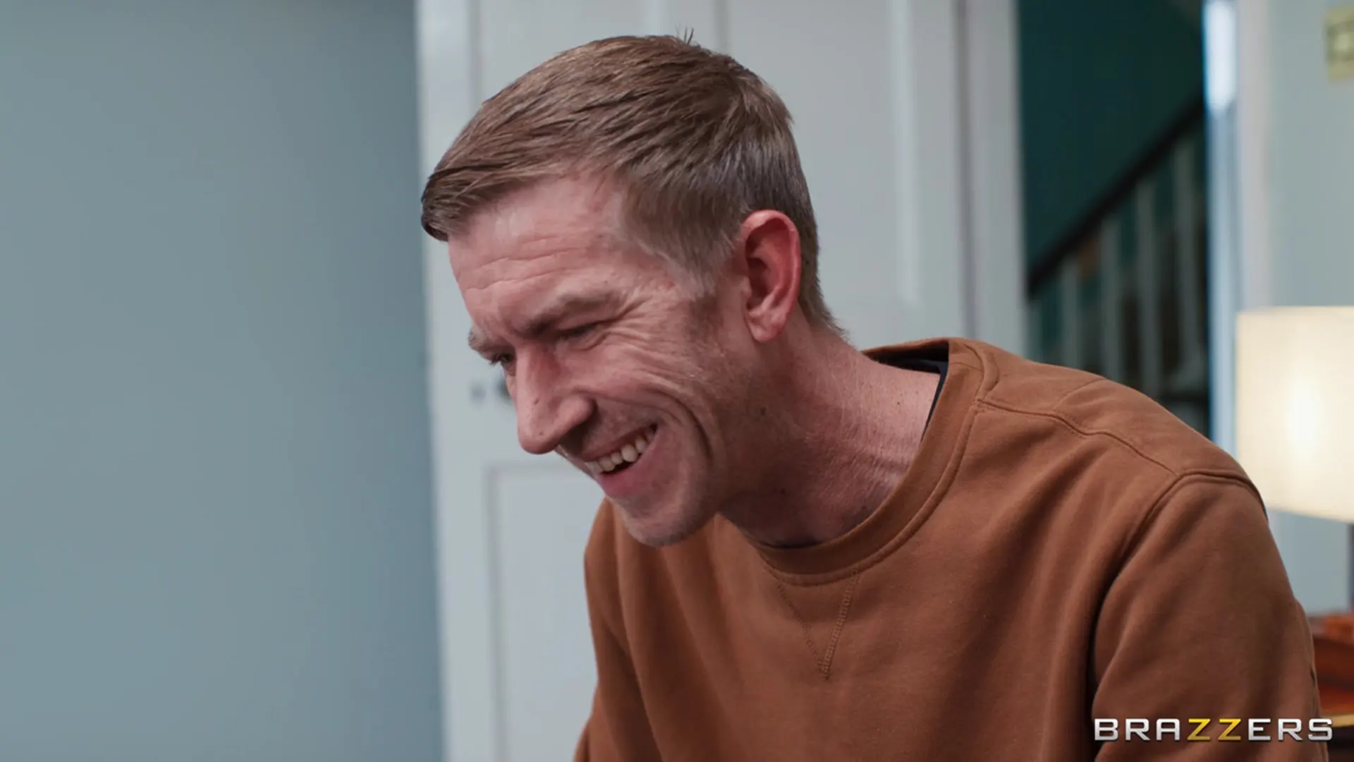 Brazzers 'Der KI-Therapeut' Darsteller Cara Mella (Foto 4)