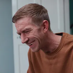 Cara Mella en 'Brazzers' El terapeuta de IA (Miniatura 4)