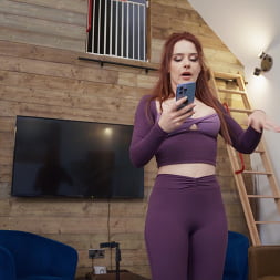 Norah Juliette in 'Brazzers' Hot Yoga, Cold Shower (Thumbnail 4)