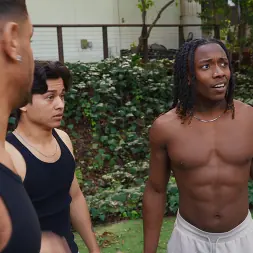 Cherie Deville In 'Brazzers' Er betritt ihren Hof (Ein 4)