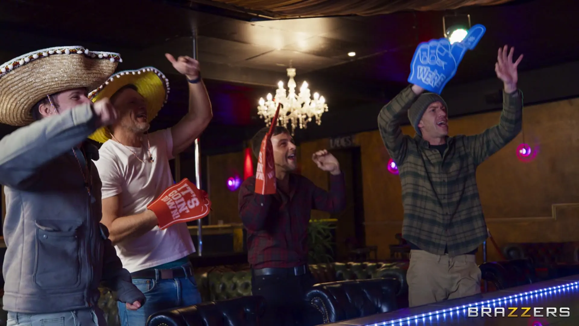 Brazzers 'El ciervo' protagonizando Luna Doll (foto 8)