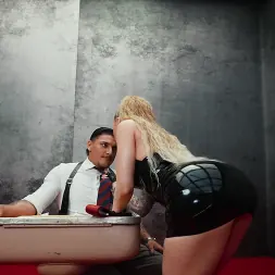 Anna Claire Clouds In 'Brazzers' Der Analytiker (Ein 4)