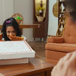 Roxie Sinner In 'Brazzers' Glory House: Next Penetration – Folge 3 (Ein 28)