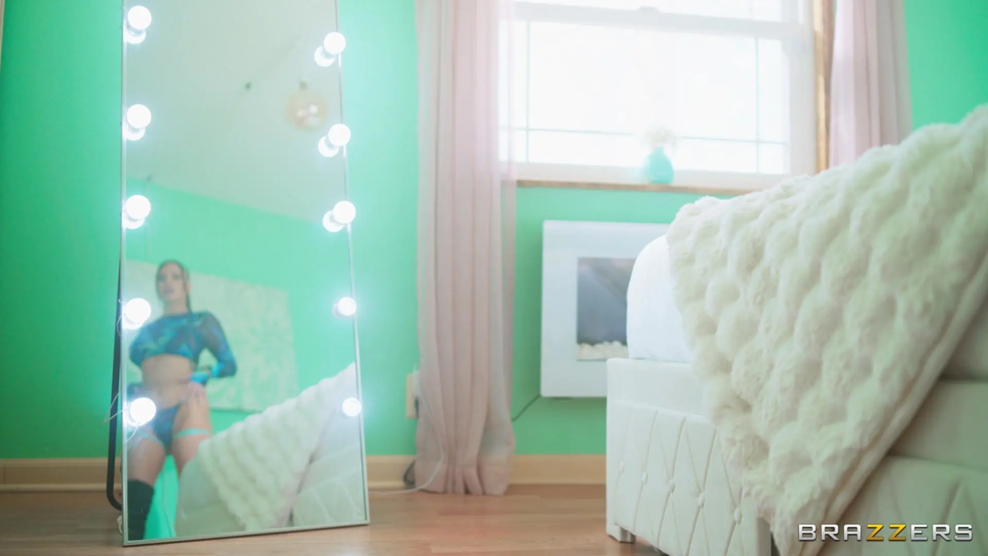 Brazzers 'Aviana setzt auf Umfang' Darsteller Aviana Violet (Foto 1)