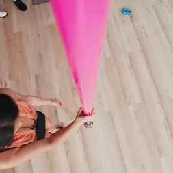 Anissa Kate В 'Brazzers' Милф-пума трахает братьев из братства (Миниатюру 12)