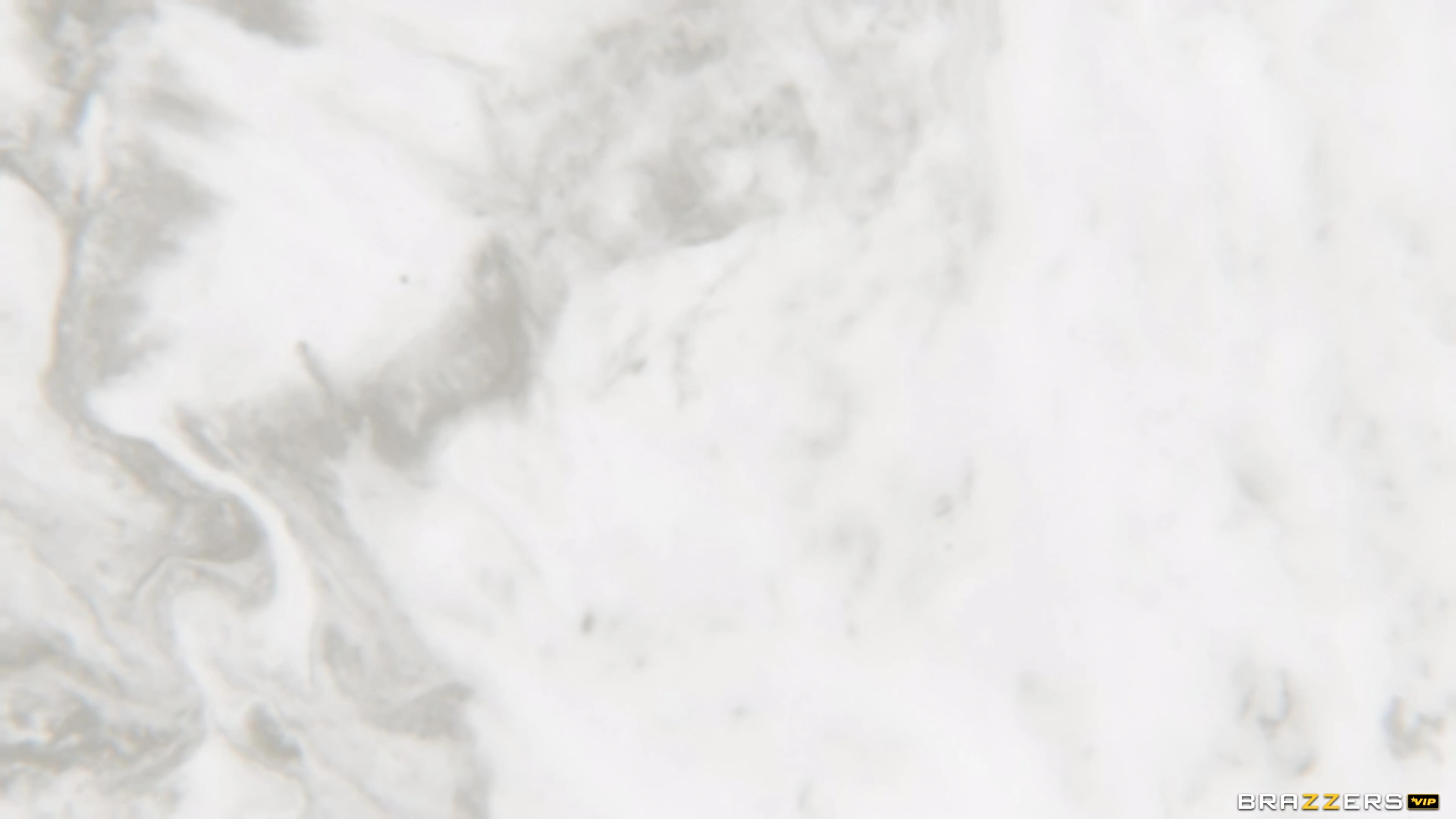 Brazzers 'Инцидент в буккаке' Ролях Alexis Fawx (Фото 36)