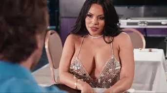 Luna Star 在 'Anal First Date'