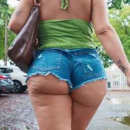 Vivian Taylor В 'Brazzers' Карманник уходит в город (Миниатюру 1)