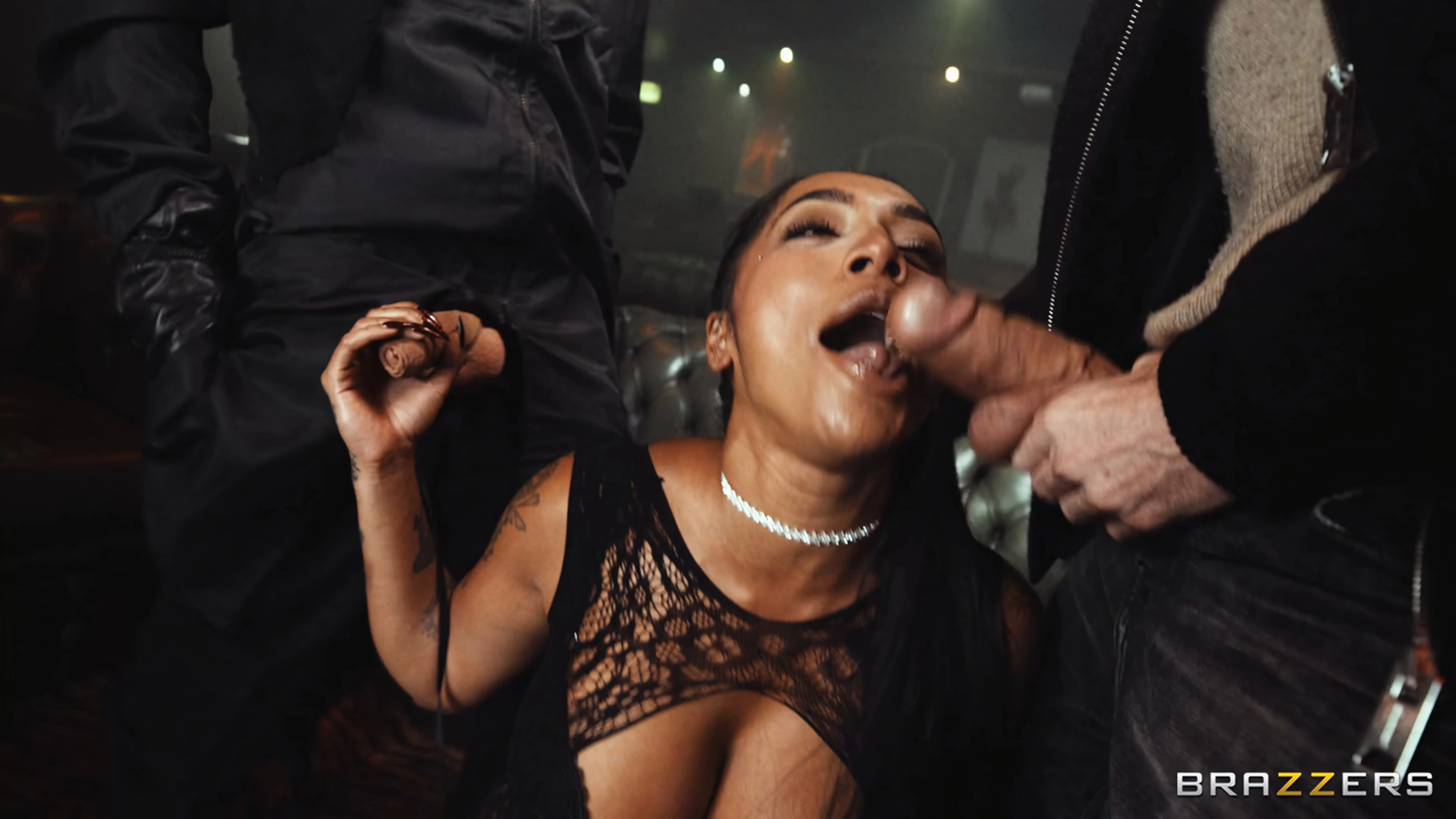 Brazzers 'Rückkehr des Jordi' Darsteller Yasmina Khan (Foto 16)