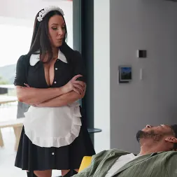 Angela White 在 'Brazzers' 點餐女僕 (縮略圖 4)