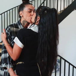 Jasmine Sherni में 'Brazzers' हॉट टॉमबॉय को डिल्फ मिलता है (थंबनेल 1)
