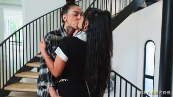 Jasmine Sherni में 'हॉट टॉमबॉय को डिल्फ मिलता है'
