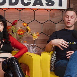 Yhivi In The Brazzers Podcast: Folge 18 (Foto 12) Yhivi In 'Brazzers' The Brazzers Podcast: Folge 18 (Ein 12)