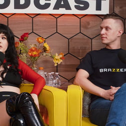 Yhivi In The Brazzers Podcast: Folge 18 (Foto 16) Yhivi In 'Brazzers' The Brazzers Podcast: Folge 18 (Ein 16)
