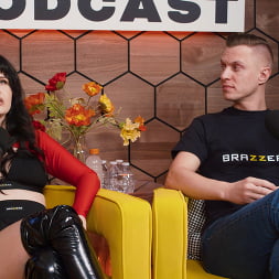 Yhivi In The Brazzers Podcast: Folge 18 (Foto 32) Yhivi In 'Brazzers' The Brazzers Podcast: Folge 18 (Ein 32)