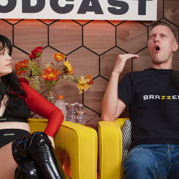 Yhivi In The Brazzers Podcast: Folge 18 (Foto 36) Yhivi In 'Brazzers' The Brazzers Podcast: Folge 18 (Ein 36)