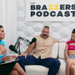 Luna Star 在 The Brazzers 播客:第19集 (照片 28) Luna Star 在 'Brazzers' The Brazzers 播客:第19集 (縮略圖 28)