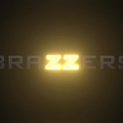 Abigaiil Morris में A Threesome That Shines! (फोटो 1) Abigaiil Morris में 'Brazzers' A Threesome That Shines! (थंबनेल 1)