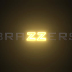 Alanna Pow 在 Getting Off On Myself (照片 1) Alanna Pow 在 'Brazzers' Getting Off On Myself (縮略圖 1)