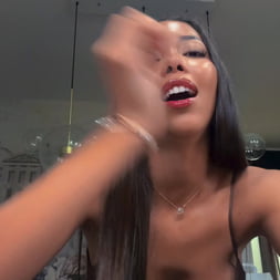 Lia Lin en Giving Her All She Can Handle (foto 8) Lia Lin en 'Brazzers' Giving Her All She Can Handle (Miniatura 8)