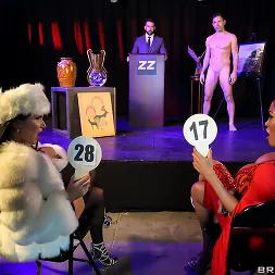 Moriah Mills 在 'Brazzers' 拍賣公雞 (縮略圖 1)