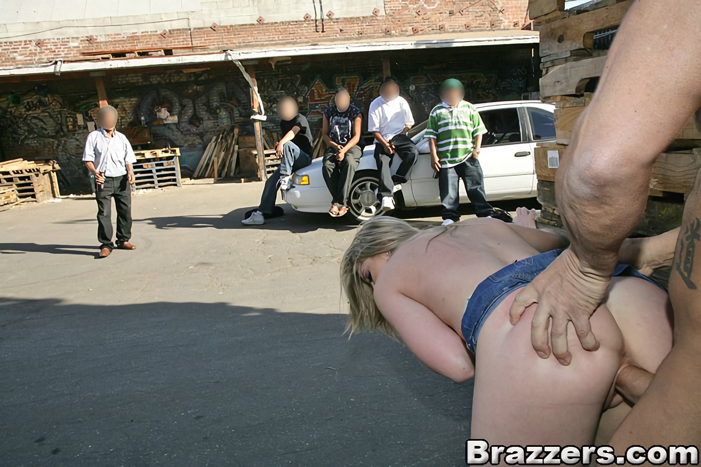 Brazzers 'Секс в солнечный день' Ролях Sunny Lane (Фото 12)