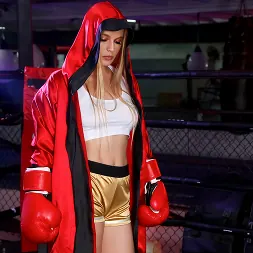 Sloan Harper In 'Brazzers' Boxen babe (Ein 6)