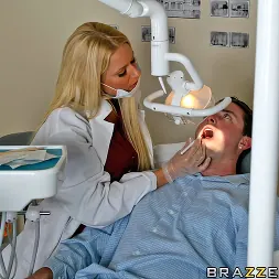 Riley Evans in 'Brazzers' Dont fear the Dentist (Thumbnail 6)