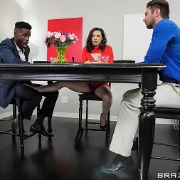 Casey Calvert В 'Brazzers' Непристойное продвижение (Миниатюру 1)